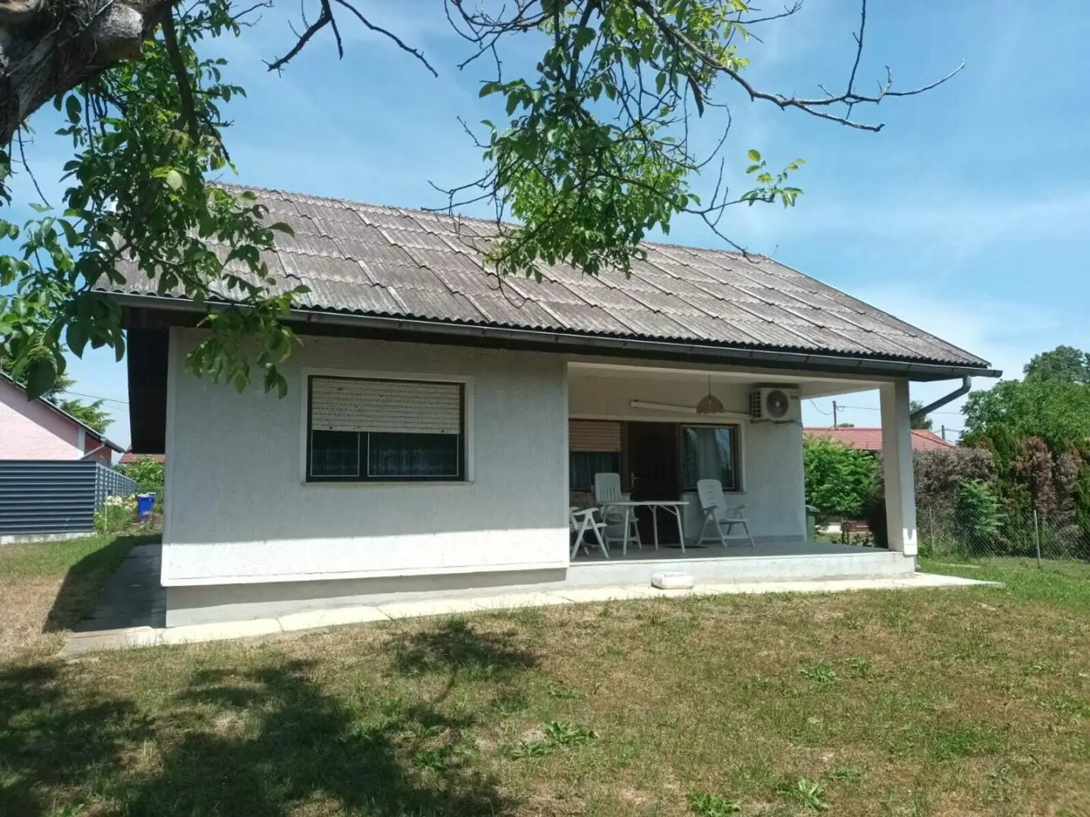 Zentral Kroatien: Charmantes kleines Haus am See