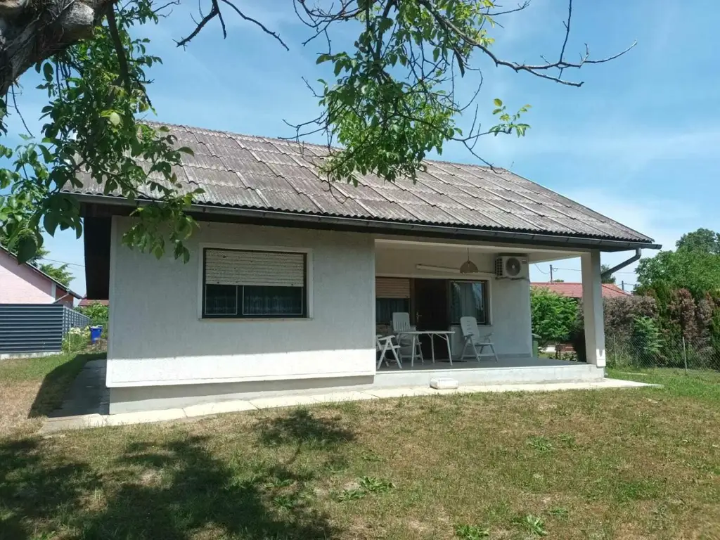Zentral Kroatien: Charmantes kleines Haus am See