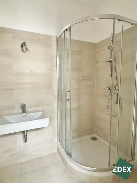 Erstbezug nach Generalsanierung – Charmante 2-Zimmer-Altbauwohnung in ruhiger Innenhoflage