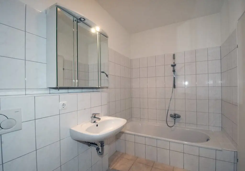 Mietwohnung (202) 62 m² mit Küche und Loggia / Balkon 9,54 m² Vermietung direkt vom Eigentümer keine Provision