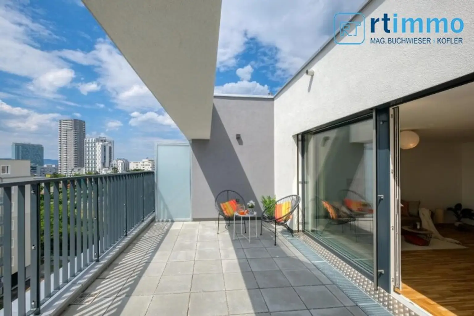 Einzigartiges Penthouse mit Traumterrasse, Fernblick und Klimaanlage