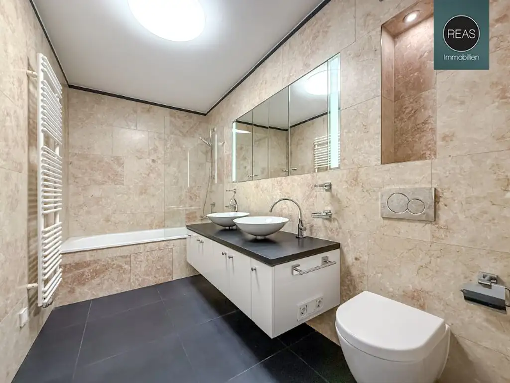 Provisionsfrei: Exklusives Maisonette - Apartment mit Loggia und Terrasse beim Beethoven Museum und Pfarrplatz! Garagen verfügbar!