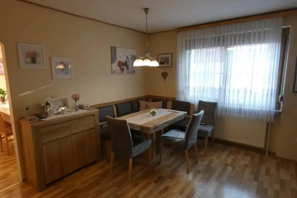 TOP GEPFLEGTES WOHNHAUS MIT GARTEN NATURNAH