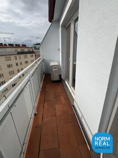 Dachgeschosswohnung mit Terrasse Nähe Oper