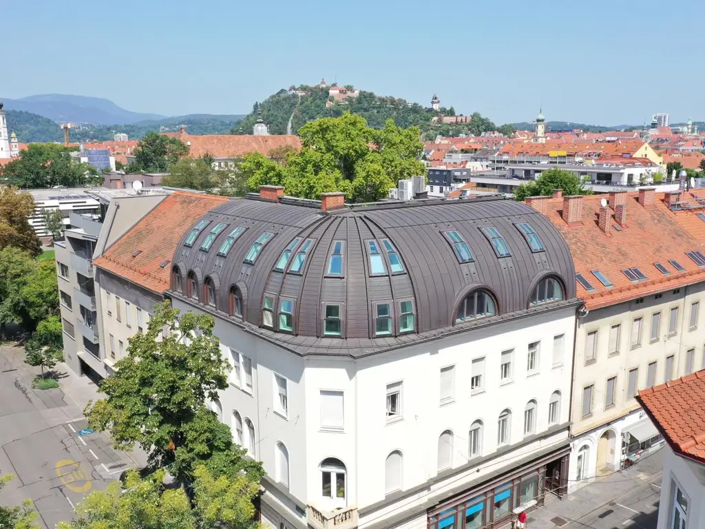 Eckhaus in zentraler Lage mit Büro- und Wohneinheiten