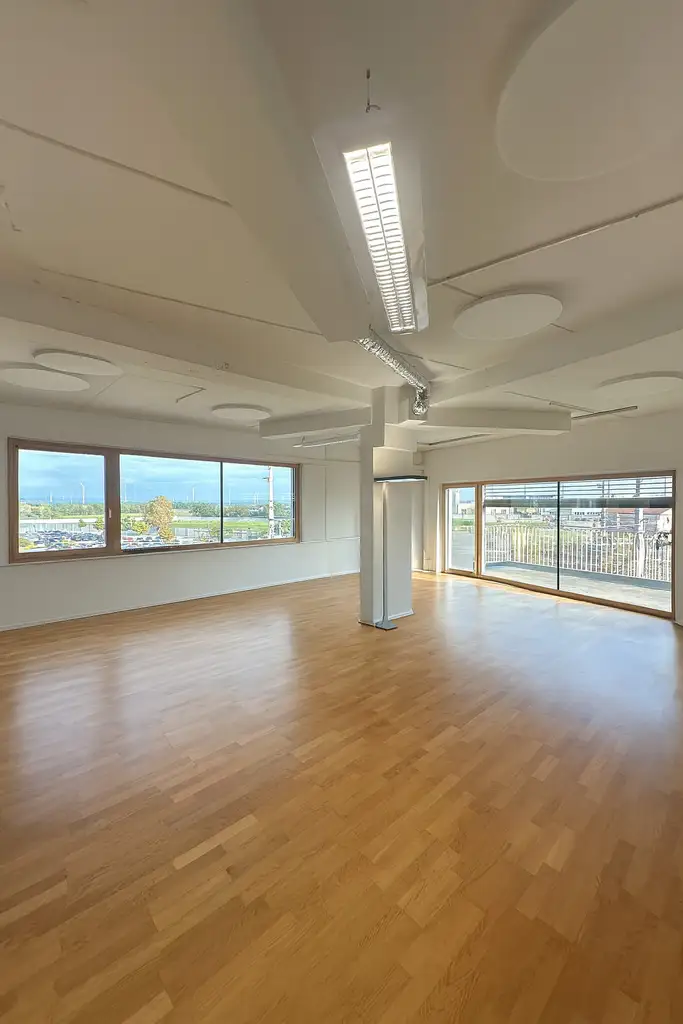 Neuwertiges Büro/Praxis in Deutsch-Wagram: Flexibel, barrierefrei & top ausgestattet!