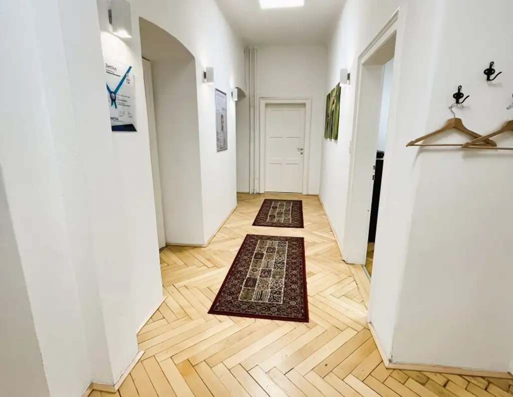TOPLAGE: Wunderschöner Büroraum mit ca. 32m² Fläche ab sofort zu mieten!
