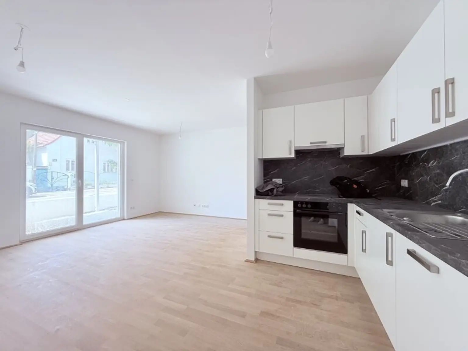 Erstbezug - Provisionsfreie und freifinanzierte Anlegerwohnung! Schöne 3 Zimmerwohnung mit Garten