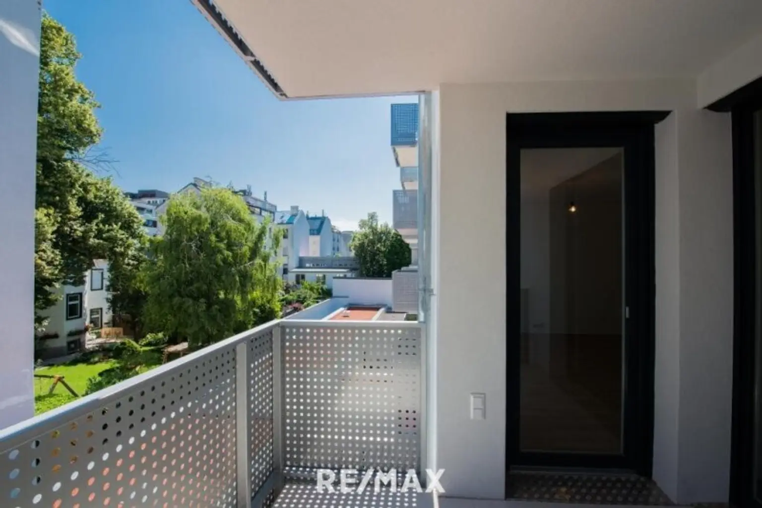 Ausblick Balkon im Sommer