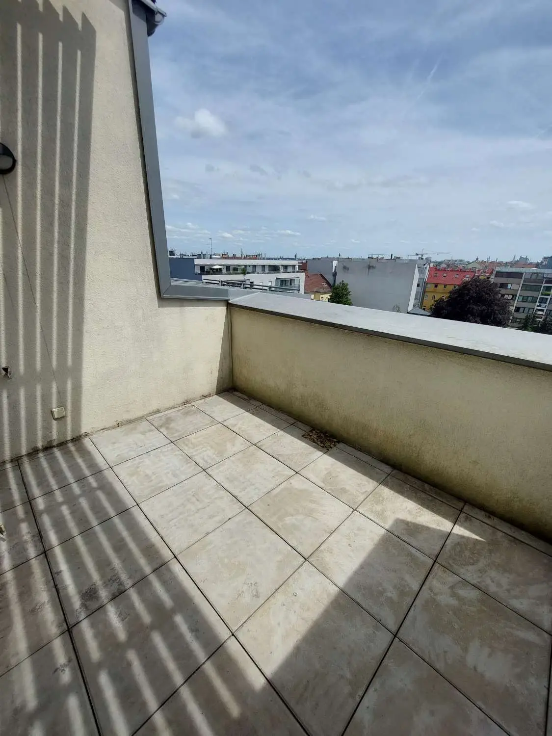 3-Zimmer-Maisonette mit Dachterrasse - direkt beim Enkplatz