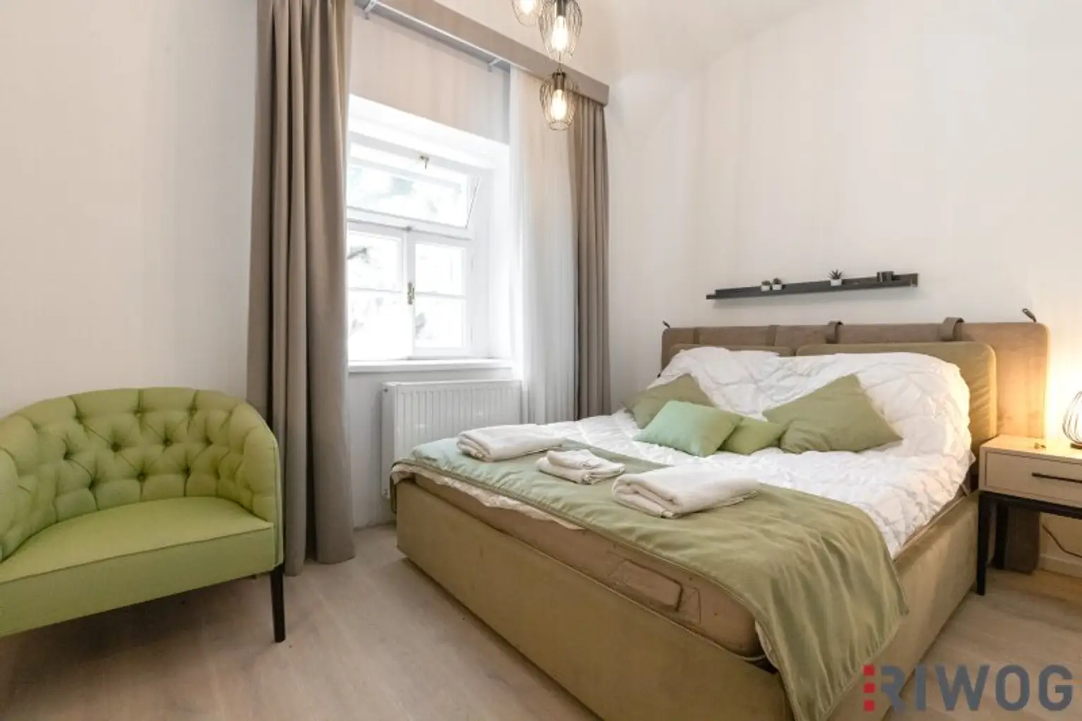 Stilvoller 37 m²-Altbau in 1190 – Gewölbedecken, Designbad & Einbauküche – Wohnen beim Weingarten