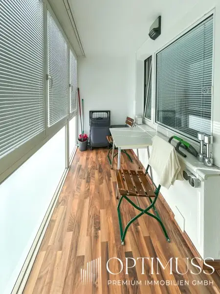 Lichtdurchflutete 2,5 Zimmer Wohnung in Topp Lage mit grosser Loggia und Grünblick auf Donaukanal!