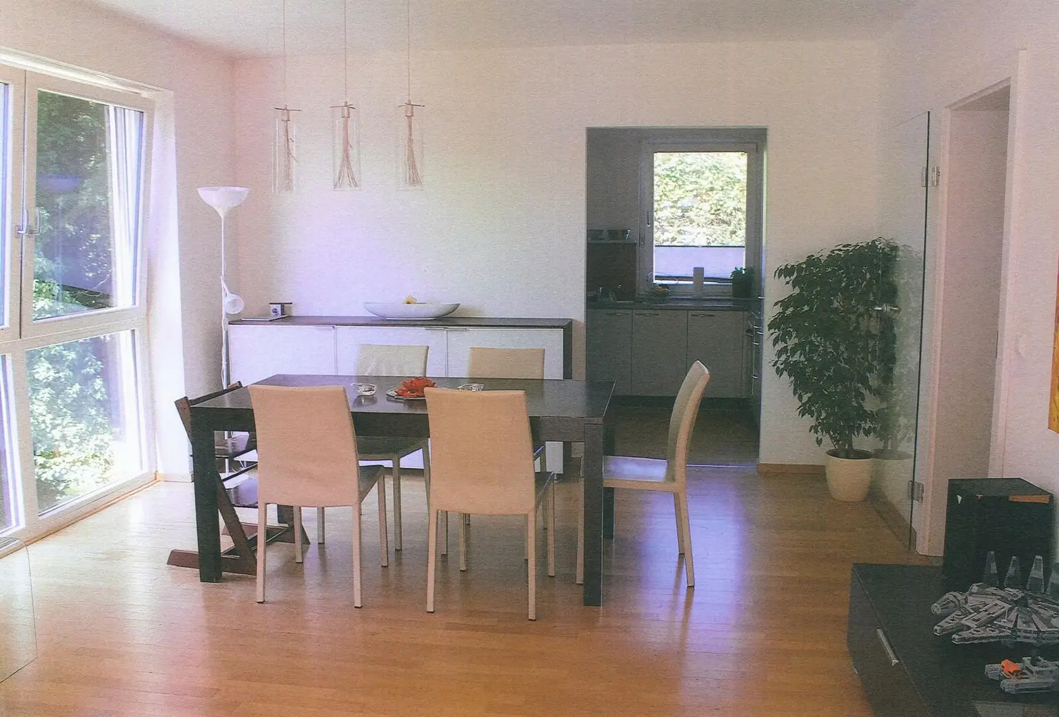 ab 1.1.2026 - Top Lage Mariagrün: 4 Zimmer, Küche, große Terrasse, ruhe Lage, ein Tiefgaragenplatz kann optional angemietet werden.