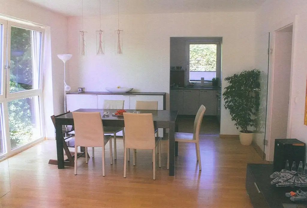 ab 1.1.2026 - Top Lage Mariagrün: 4 Zimmer, Küche, große Terrasse, ruhe Lage, ein Tiefgaragenplatz kann optional angemietet werden.