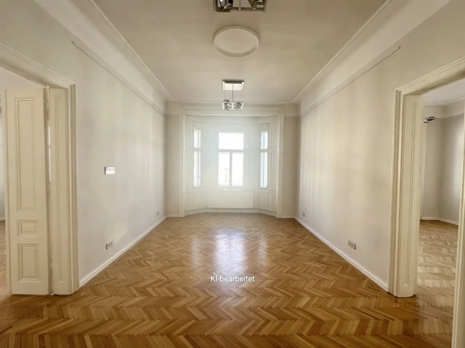 Altbautraum mit Balkon