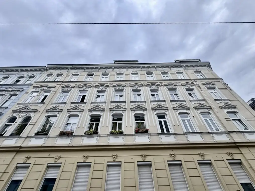 GROSSZÜGIGE ALTBAUWOHNUNG MIT BALKON IN DER NÄHE VON U3-STATION