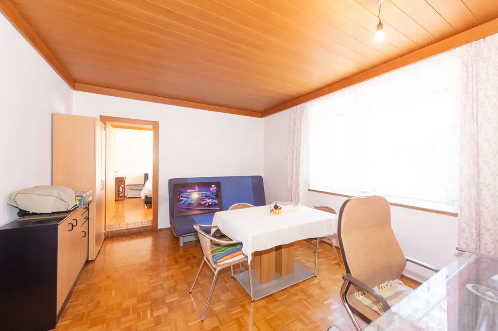 Großzügiges Einfamilienhaus mit viel Platz, hohem Potenzial und hoher Bebauungsdichte – Ideal für Familien oder Investoren