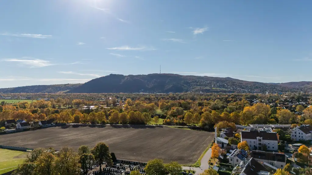 "Lage, Lage, La(n)genzersdorf! - Haus mit Pool auf Eigengrund"