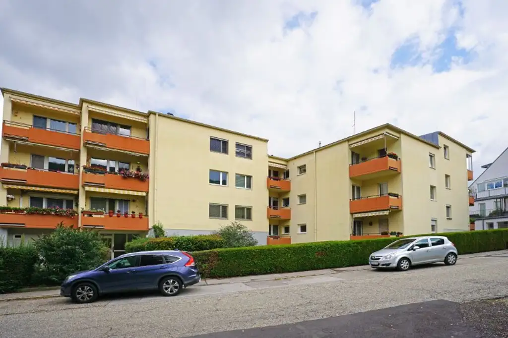 Gepflegte 4-Zimmer-Wohnung mit Süd-Loggia in Grünruhelage an der VOR-Kernzonengrenze