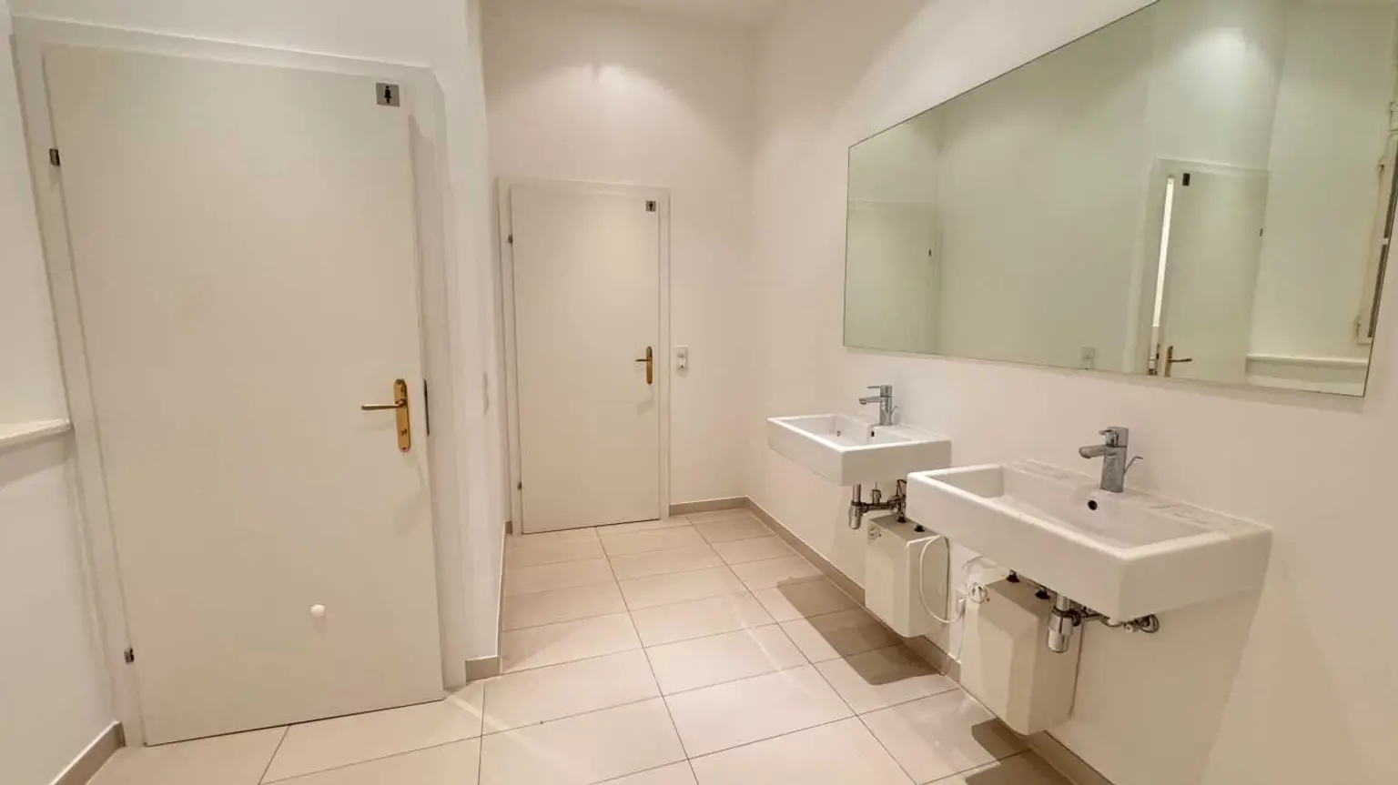 Schönes Altbaubüro in top Lage zu mieten!