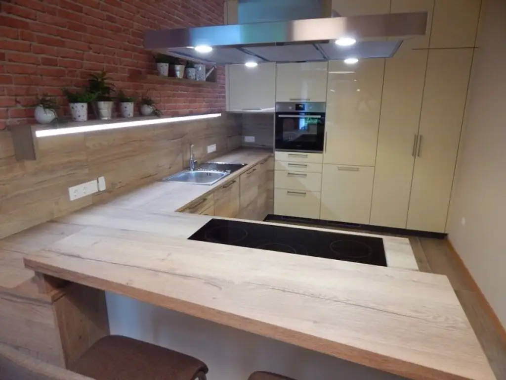 Helle und ruhige - Top ausgestattete Wohnung mit 2 Loggien