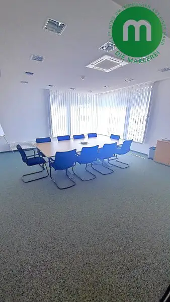 Möblierte Büroetage mit praktischem Raumkonzept zur Vermietung