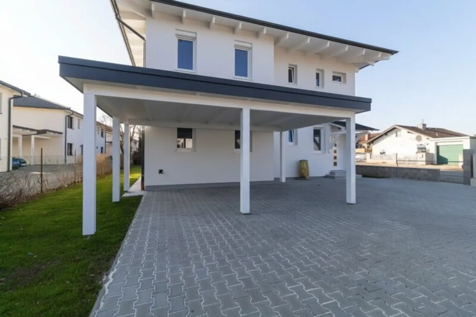 NEU & EXKLUSIV: Ihr Traumhaus in Seyring – Erstbezug mit Gartenparadies & 6 Zimmern! * 👉 Jetzt besichtigen & verlieben