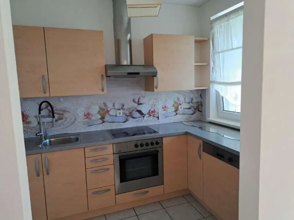 Gepflegte Terrassenwohnung in Hirtenberg: 51m² mit Balkon und Stellplatz!
