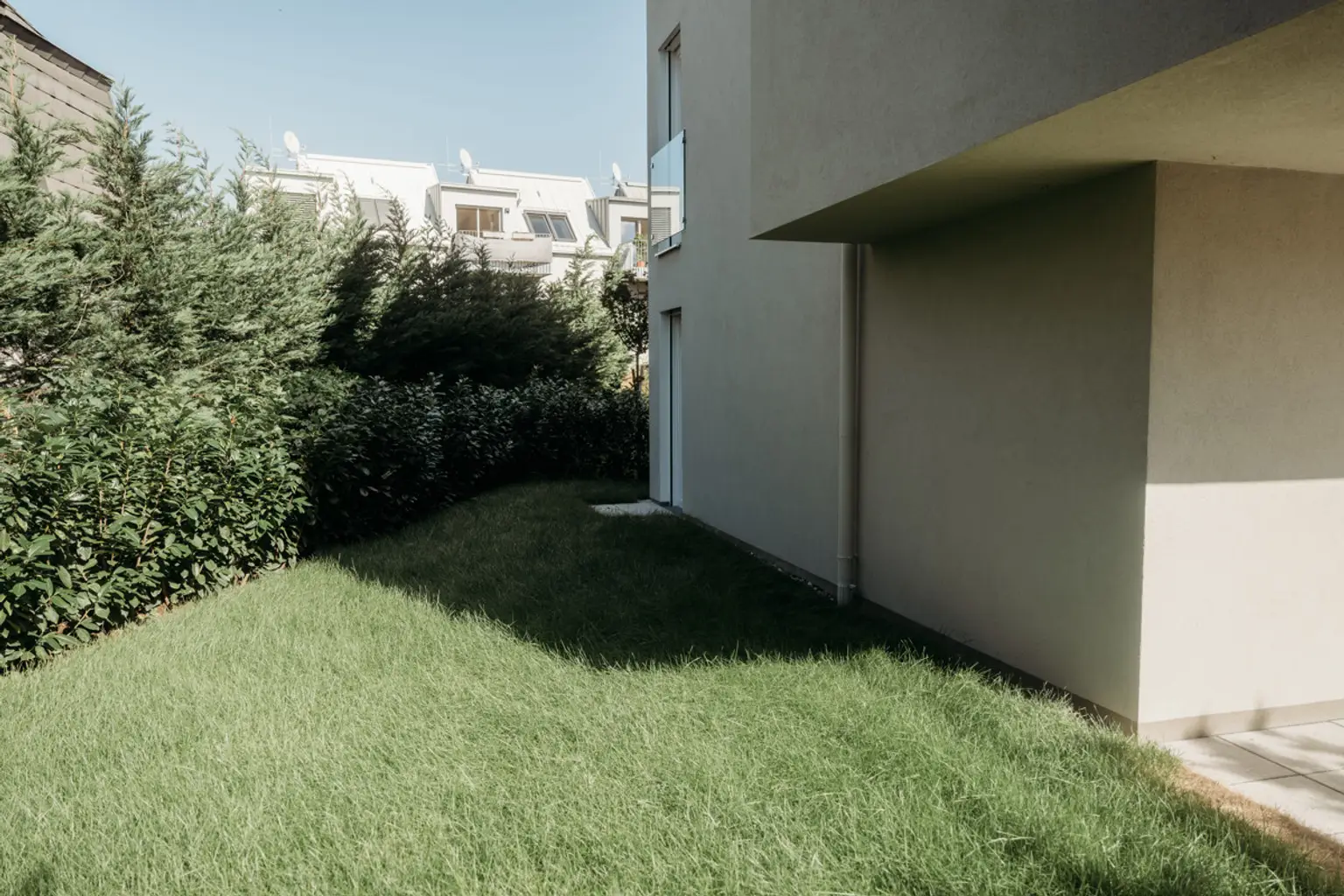 Moderne 2-Zimmer-Erdgeschoßwohnung mit Terrasse und Garten – Wohnen an der Alten Donau