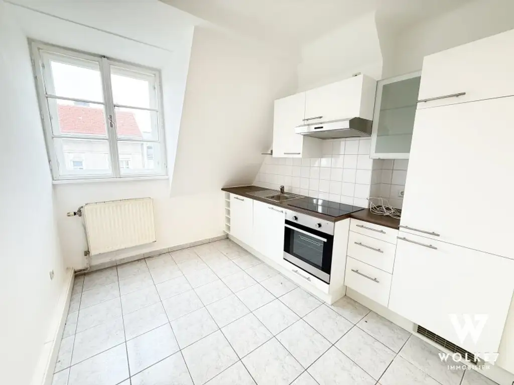 Sonnige 2-Zimmer-Dachgeschosswohnung im Nibelungenviertel nähe Schmelz