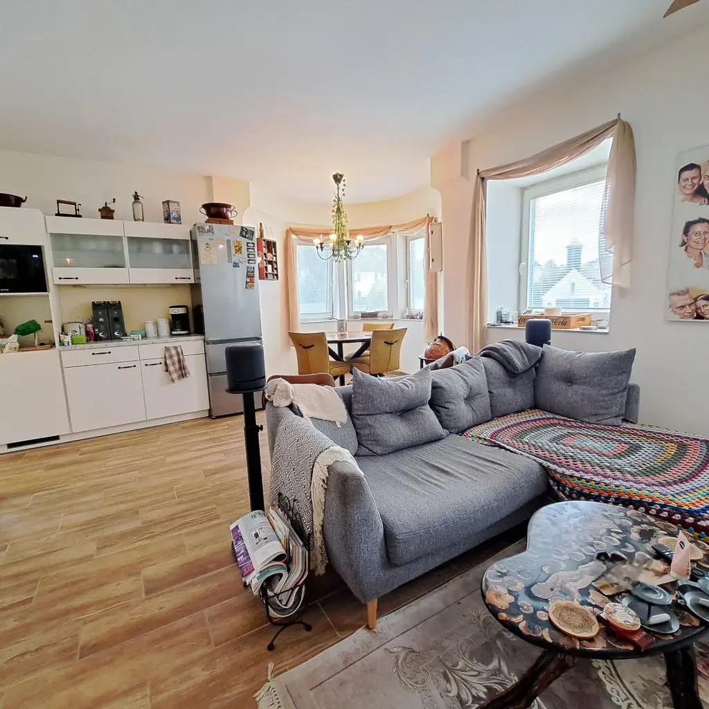 Provisionsfrei! Schöne Altbauwohnung mit Ambiente und historischem Flair!