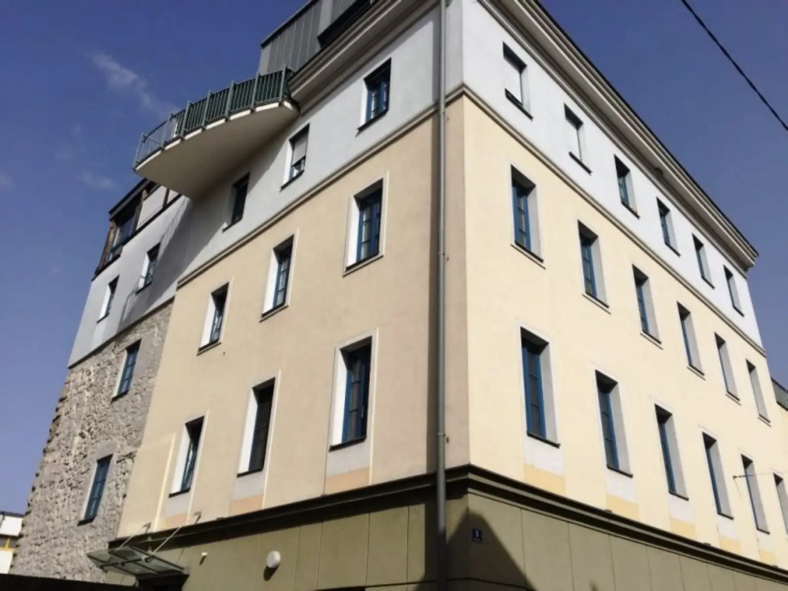 FREUNDLICHE WOHNUNG mit Loggia im Herzen von Wiener Neustadt zu vermieten