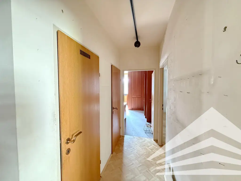 Sanierungsbedürftige 4,5 Zimmerwohnung mit 118 m² in Dornach - TG inklusive!