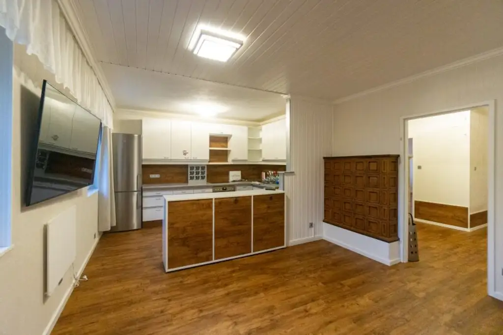 Zentral gelegene 5 Zimmer! Zu Fuß ins Sacre Coeur, 15 Minuten nach Hütteldorf