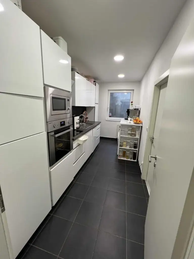 Stadthaus mit Geschäftslokal 2 Wohnungen & Dachterasse