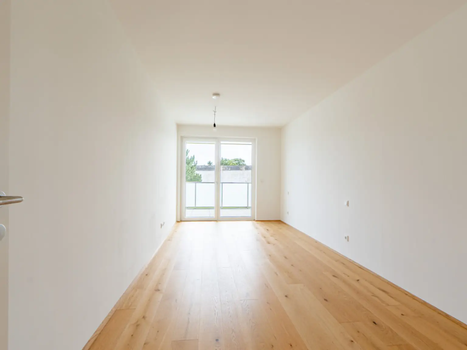 Der Sonnen entgegen. Helle 3-Zimmer mit großem ostseitig gelegenen Balkon. Sofort einziehen.