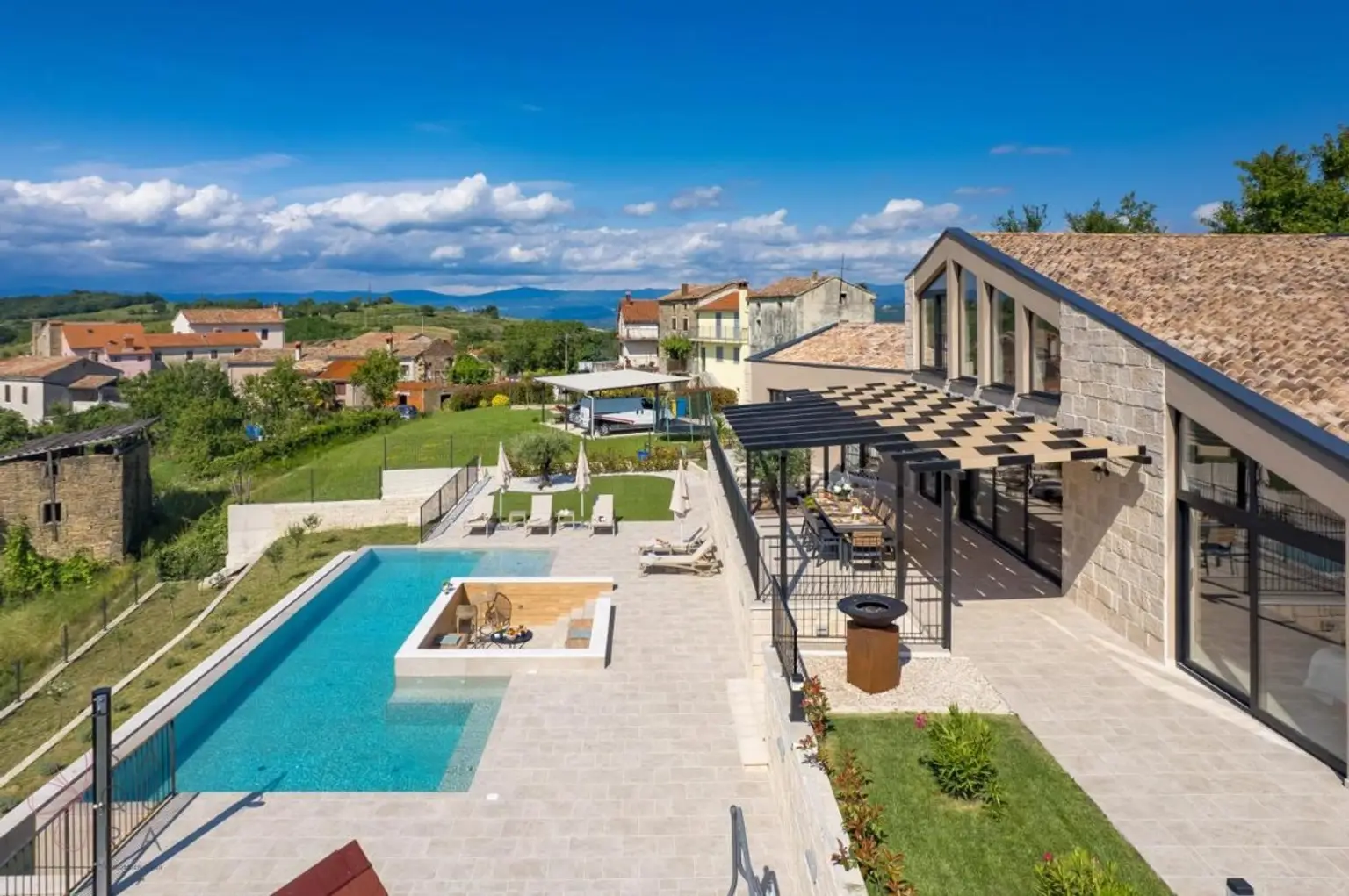 Mediterraner Rückzugsort mit Investitionspotenzial – Ihre Traumvilla in Kascerga