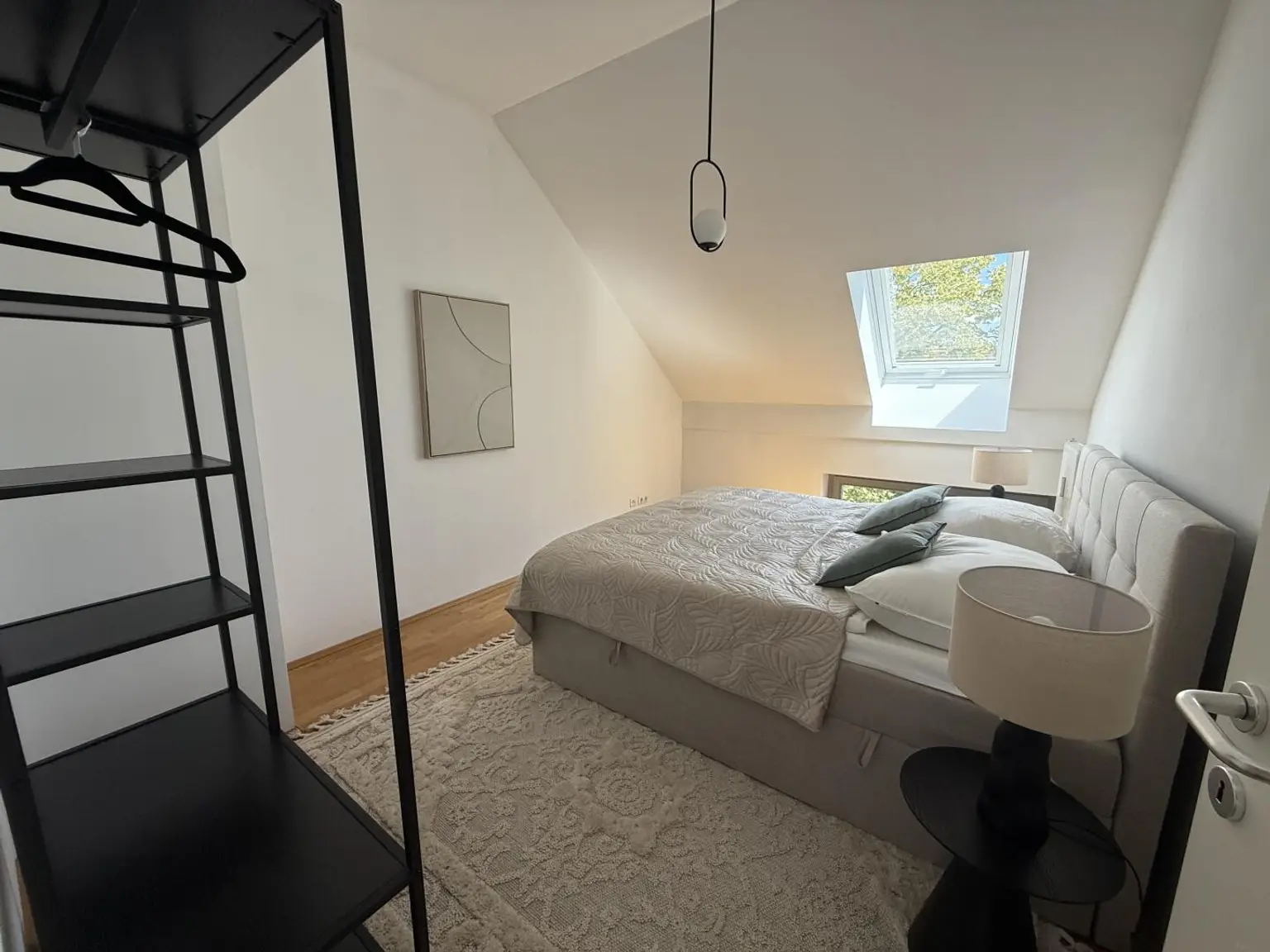 Exklusive Dachgeschoss-Wohnung in Top-Lage mit Terrasse und Schlossbergblick!  ++Videorundgang++