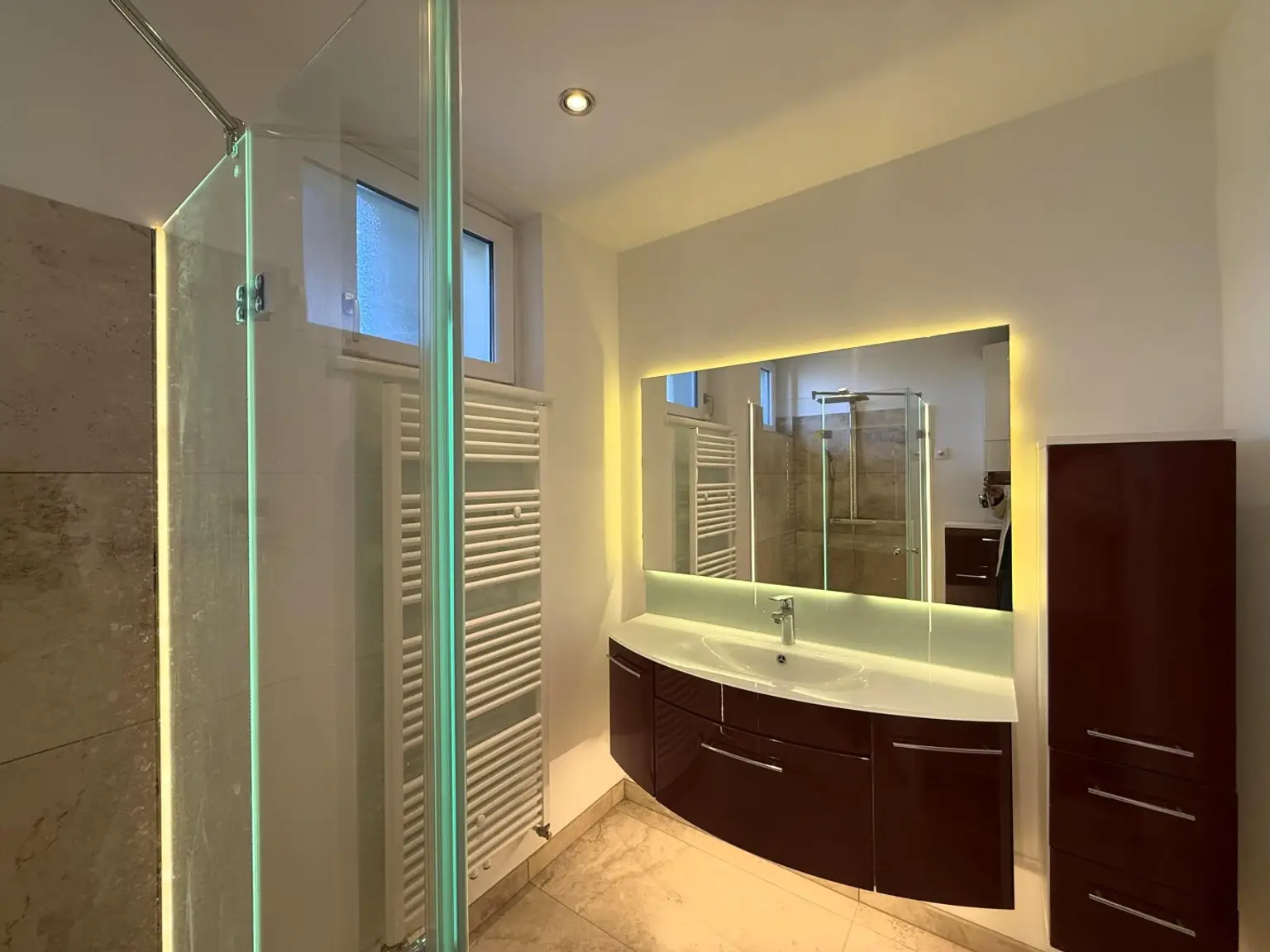 Traumhafte 3-Zimmer-Eigentumswohnung, Erstbezug nach Sanierung // Fantastic 3-room condominium, first occupancy after renovation in //