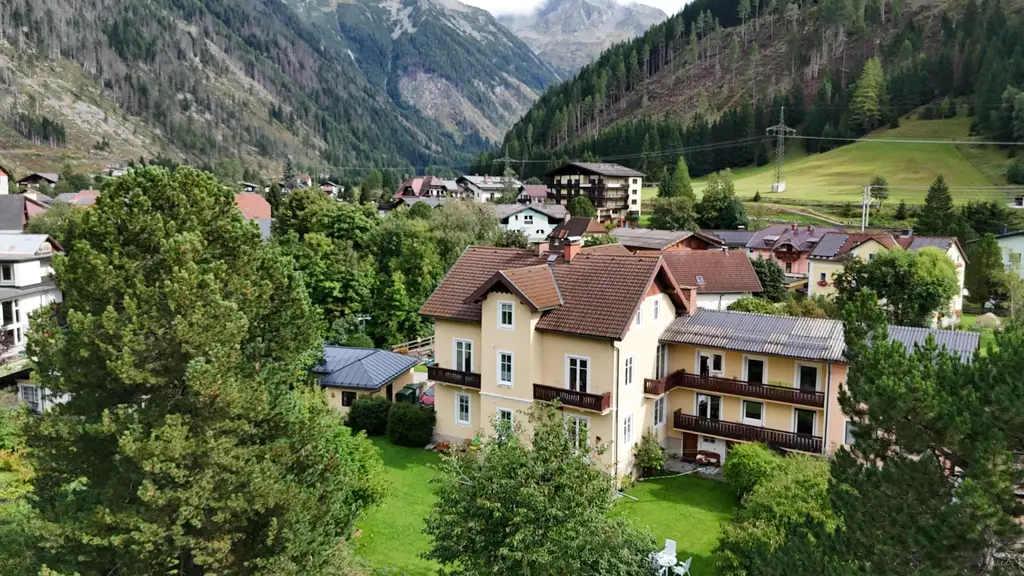Charmantes Haus mit 4 Ferienwohnungen und Privatwohnung im Herzen von Mallnitz