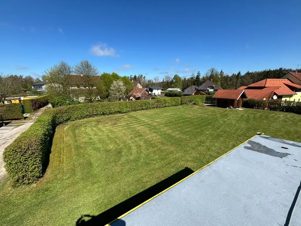 SEHR SCHÖNES Grundstück für IHR TRAUMHAUS - EBEN - SONNIG - RUHIG - RASCH auf der Autobahn !
