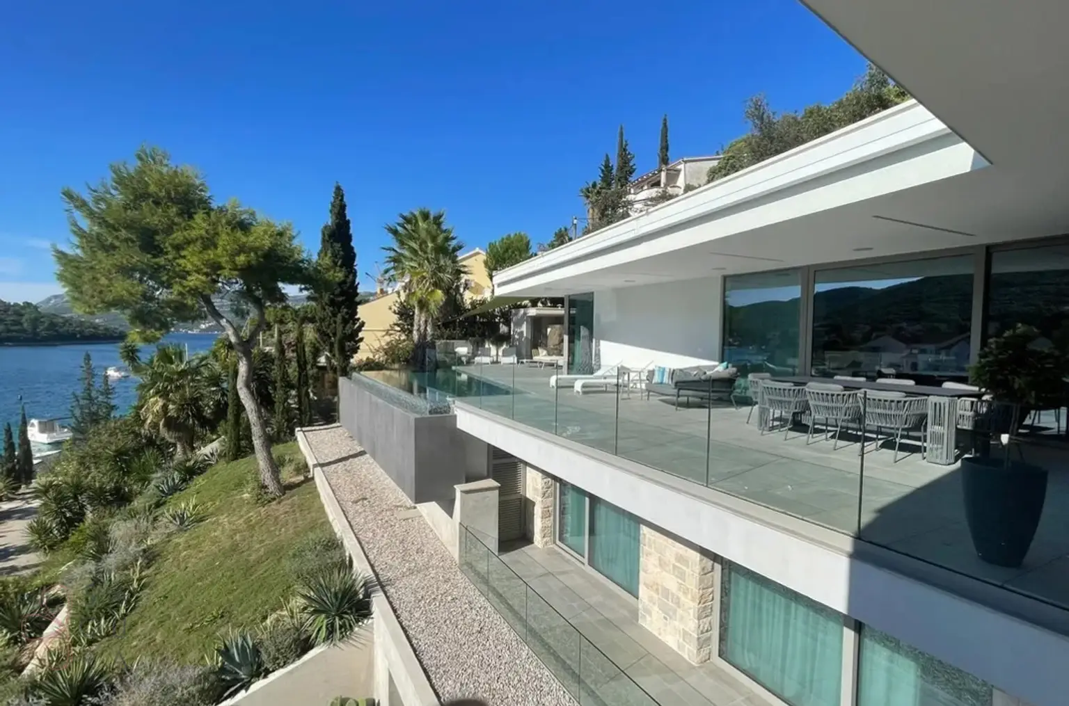 Ihre Kapitalanlage am Wasser – Luxusvilla mit Meerblick & Renditepotenzial auf Korčula