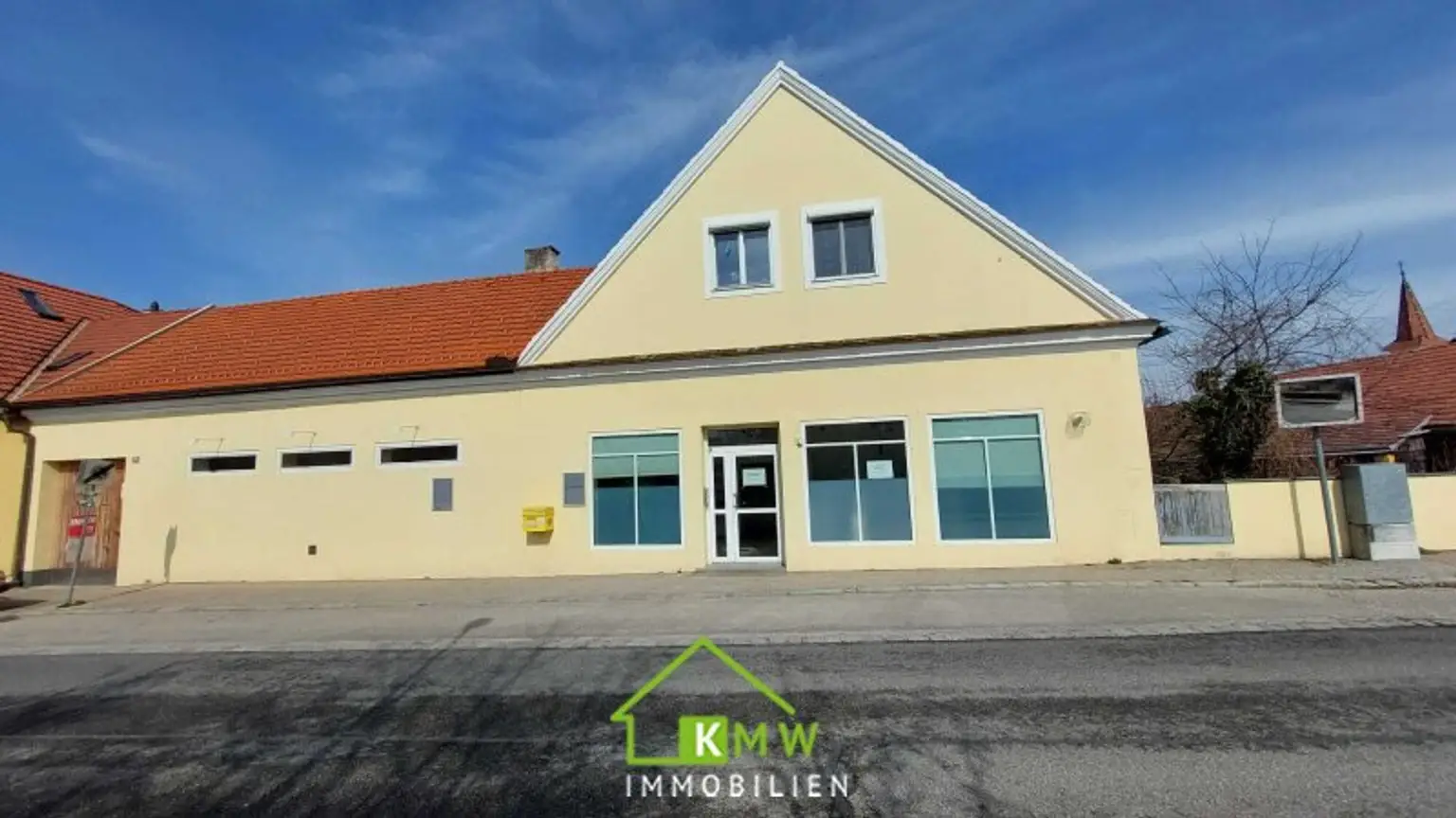 Geschäftslokal/Büro/Praxis/Lager mit guter Anbindung