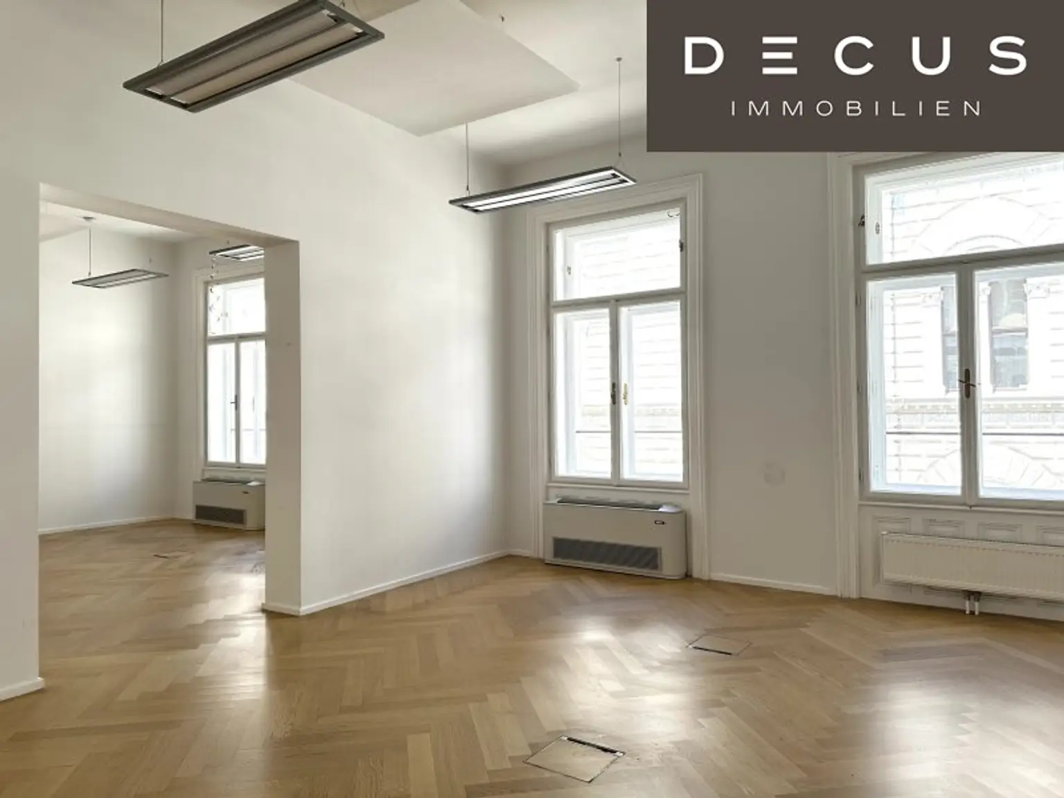 + + + REPRÄSENTATIVER ALTBAU + + + TOP CITY LAGE + + + 10 Räume + + +
