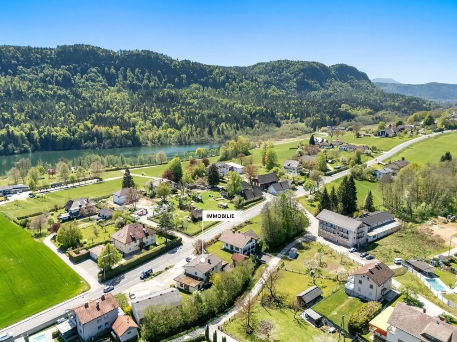 Wohn- und Geschäftshaus in Keutschach-Höflein mit 1.892m² Grundstück und 3 XXL-Garagen Nähe Rauschelesee mit vielen Verwendungsmöglichkeiten