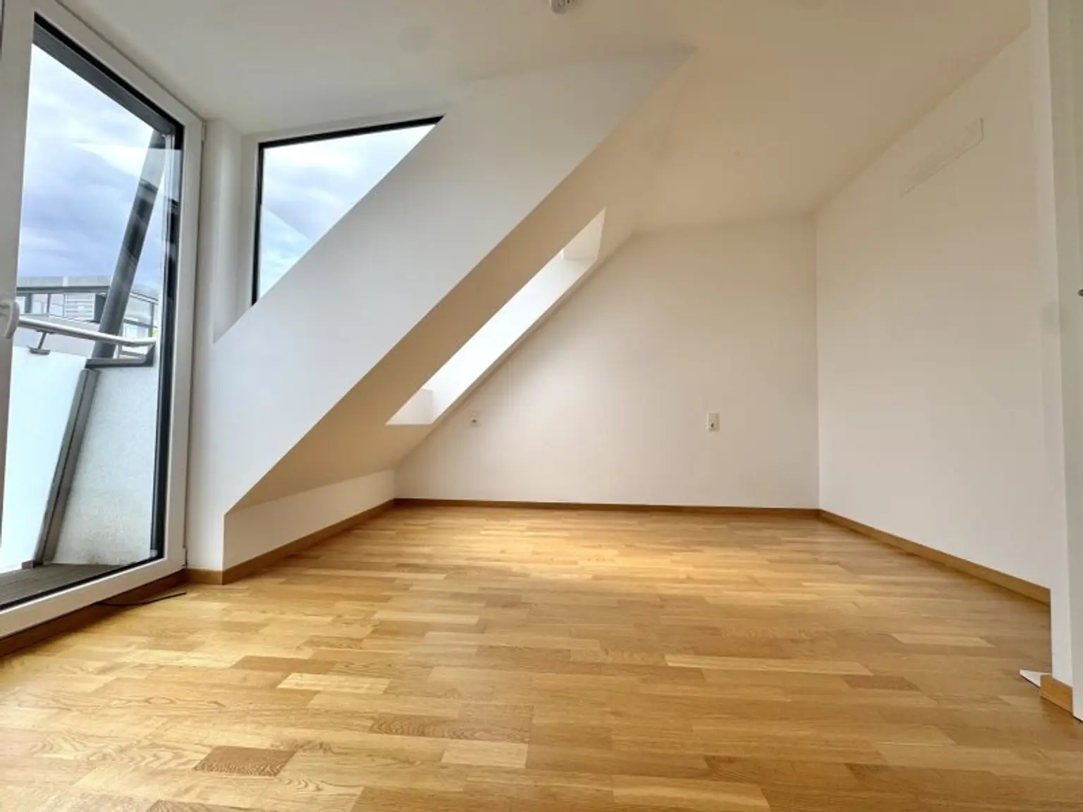 Charmanter & Heller Dachgeschosstraum nahe Hohe Warte - Klimatisiert