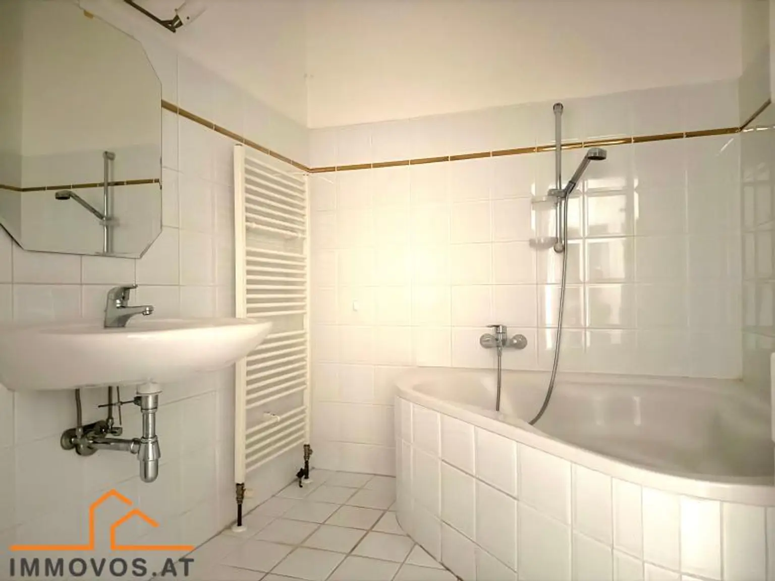 TOPLAGE! EXKLUSIVE, RUHIGE 3-ZIMMER-WOHNUNG MITTEN IN DER WIENER INNENSTADT!