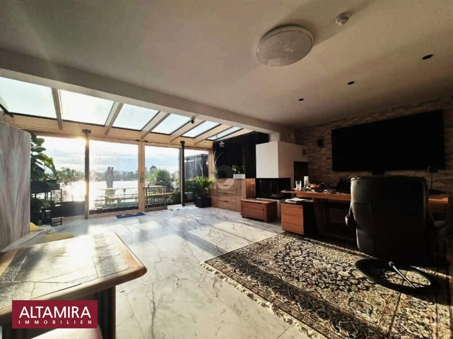 Ankommen um zu bleiben - Modernes Architektenhaus am türkisblauen Dürrsee; Mietgrund