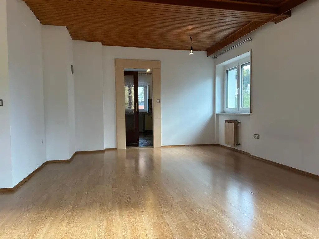 Wohnung zu vermieten, ideal für größere Familien