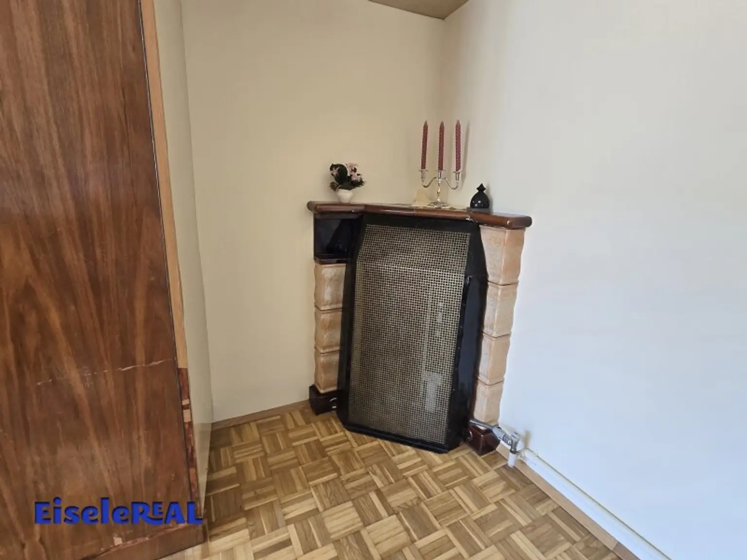 Tolle 1 Zimmer  Wohnung– extra Küche - sanierungsbedürftig